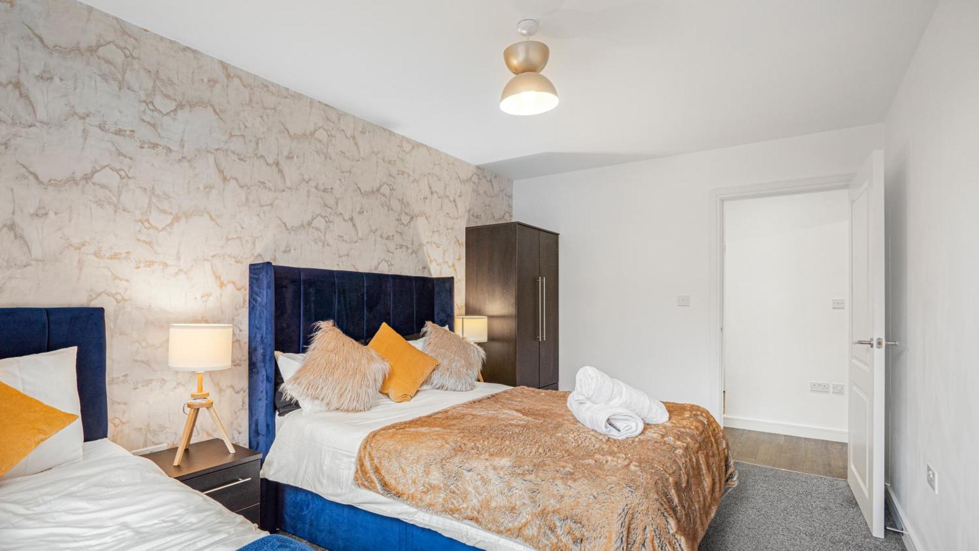 Oceanic Bliss: 2 Bed 2 Bath + Free Park + Netflix Apartment เบอร์มิงแฮม ภายนอก รูปภาพ