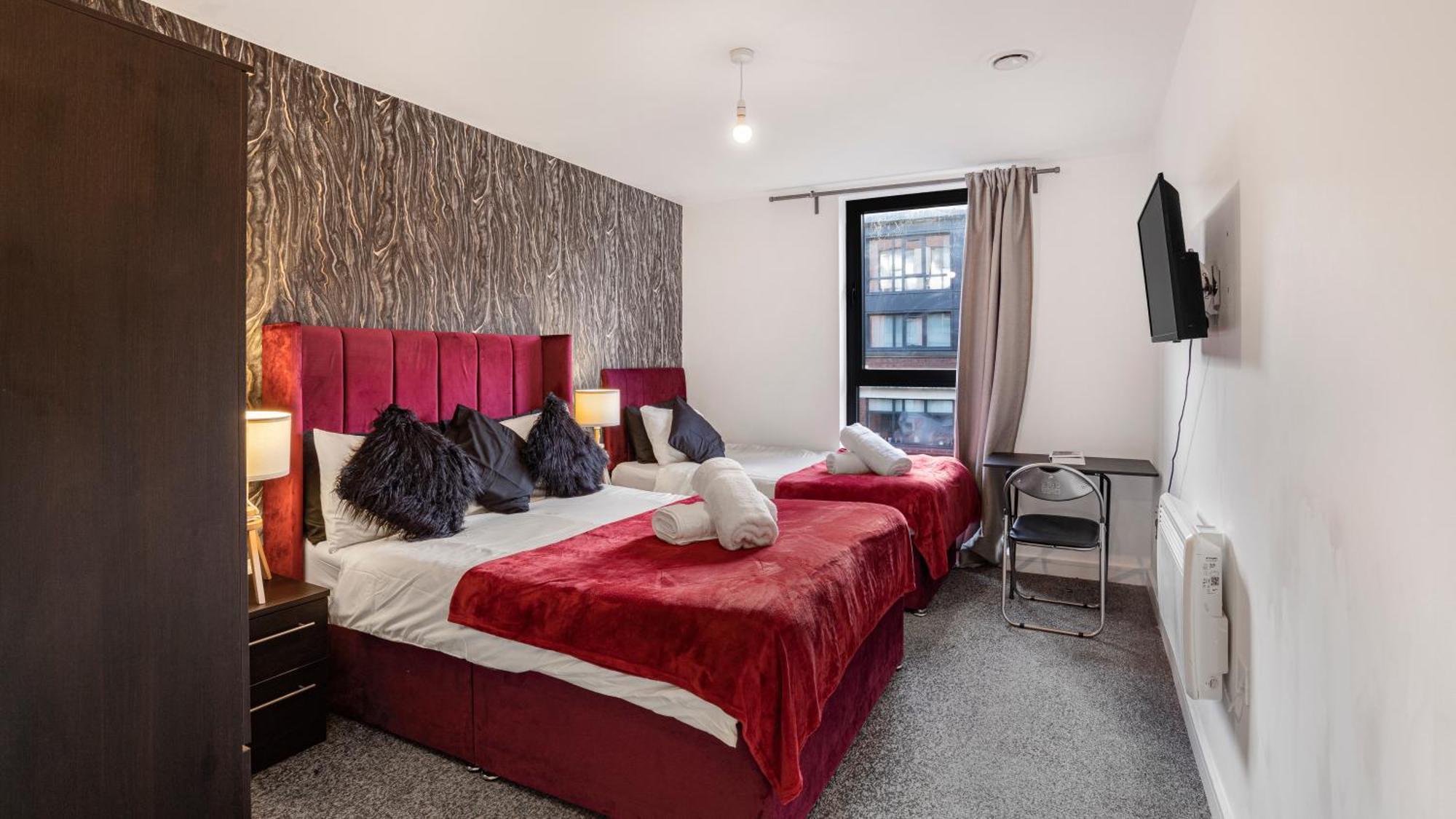 Oceanic Bliss: 2 Bed 2 Bath + Free Park + Netflix Apartment เบอร์มิงแฮม ภายนอก รูปภาพ